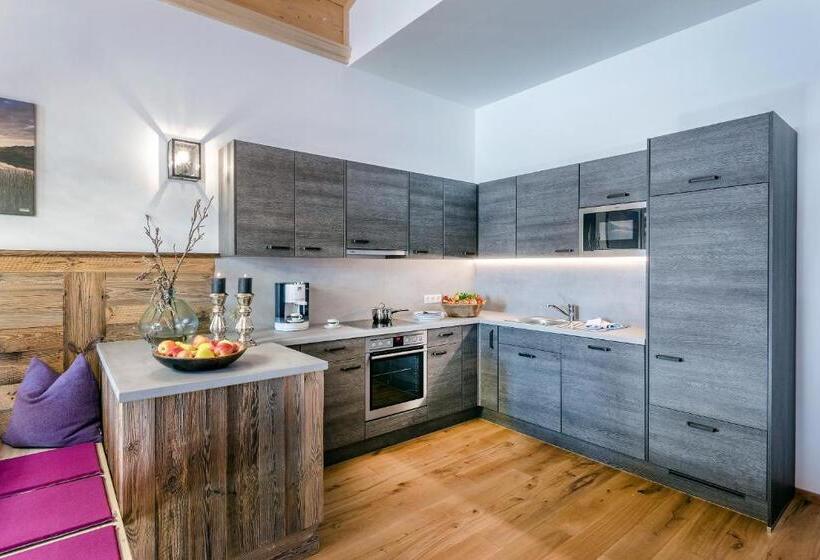 Номер Стандарт, Almdorf Almlust