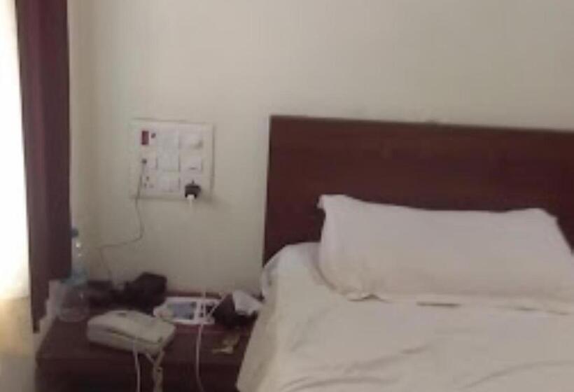 Трехместный Номер Deluxe, Pathika Jalgaon
