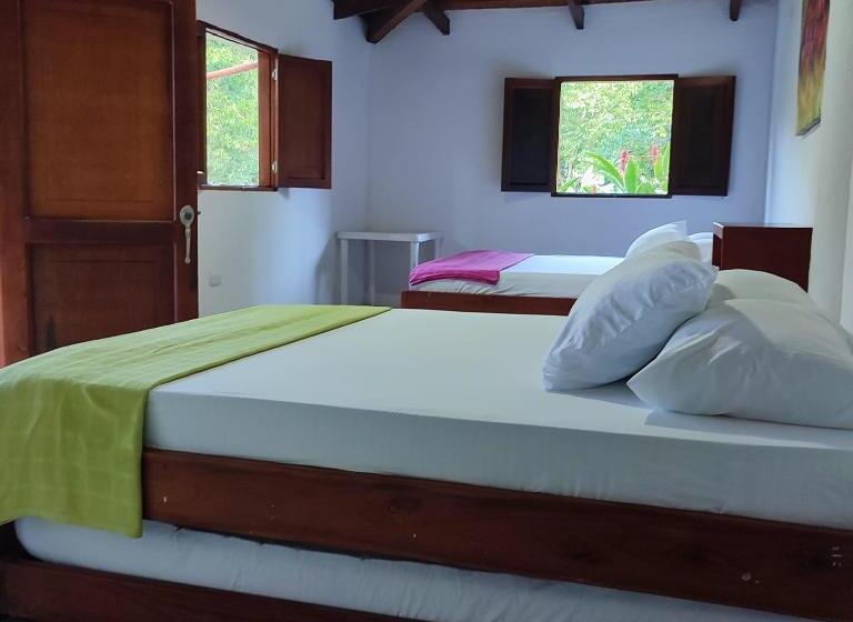 Quarto Familiar, Portones De Rioclaro Las Mercedes