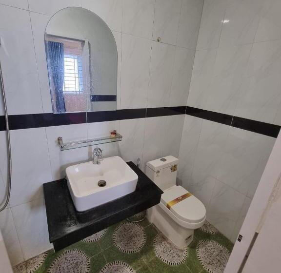 اتاق اکونومی, The Hub Kampot