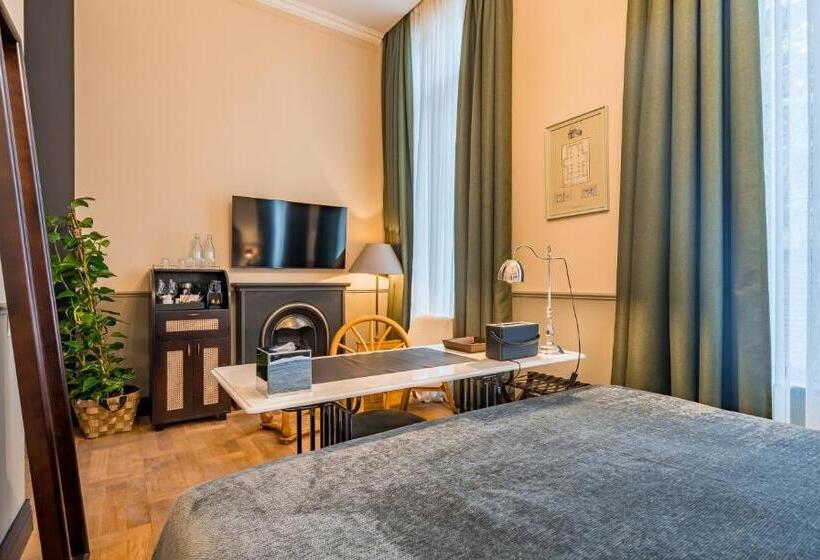 اتاق لوکس, Communal Hotel Kutaisi