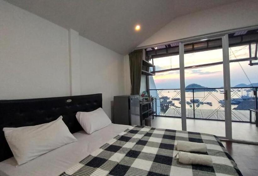 Полулюкс Вид на Море, Dc Hotel & Hostel