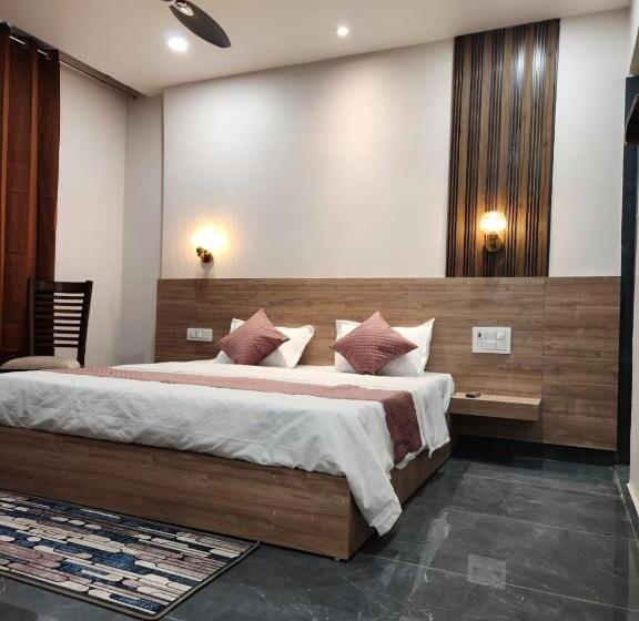 חדר דלוקס, Namay Inn By T And M Hotels