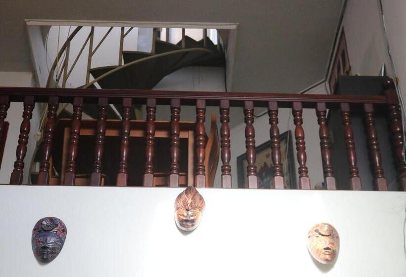 اتاق یک تخته با تراس, Nola S Homestay