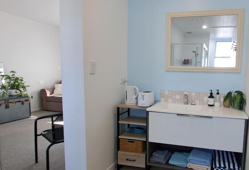 Escritório Deluxe, Guest Nest In Whitianga   2 Min Walk To Beach