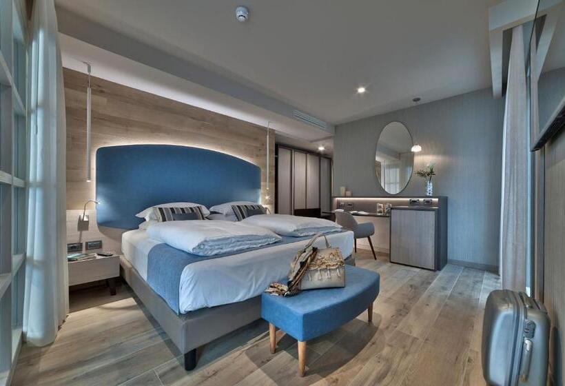 Suite with lake view, Villa Remo By Hotel Galvani