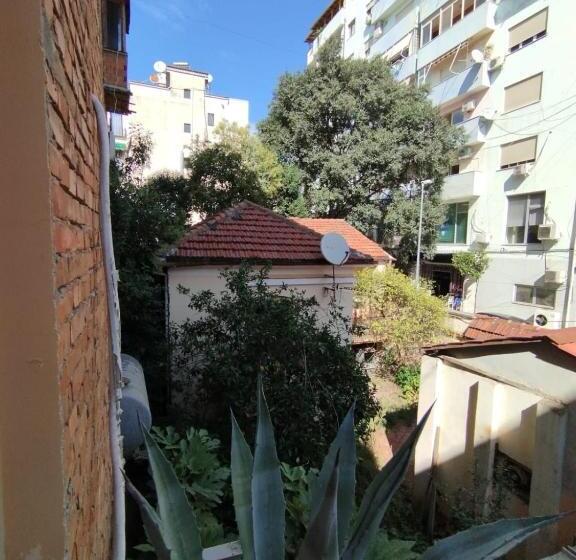 آپارتمان 1 خوابه, Art Gallery Apartments Tirana 1