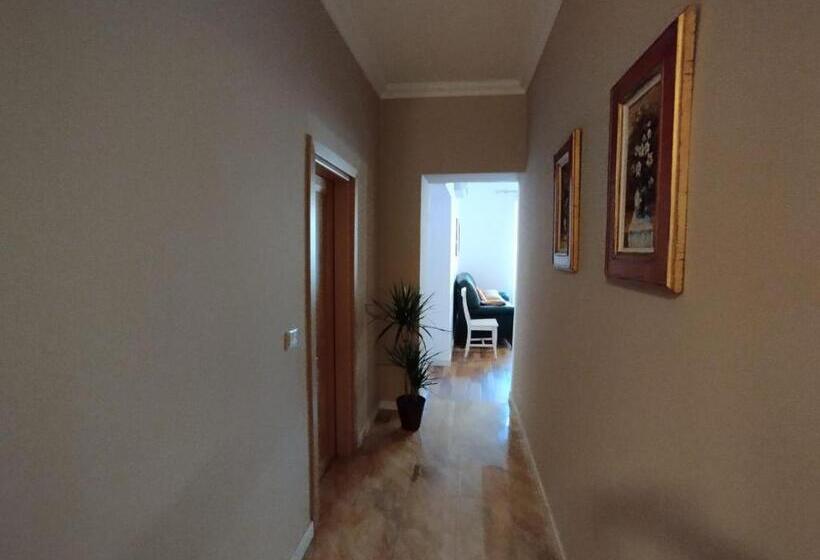 آپارتمان 1 خوابه, Art Gallery Apartments Tirana 1