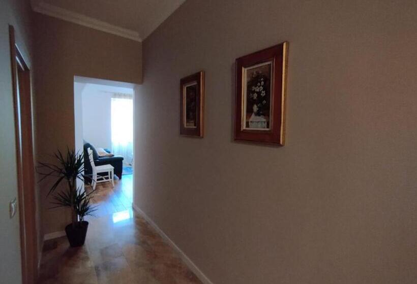 آپارتمان 1 خوابه, Art Gallery Apartments Tirana 1