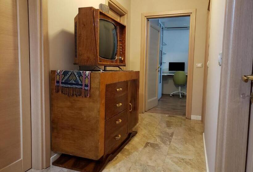 آپارتمان 1 خوابه, Art Gallery Apartments Tirana 1