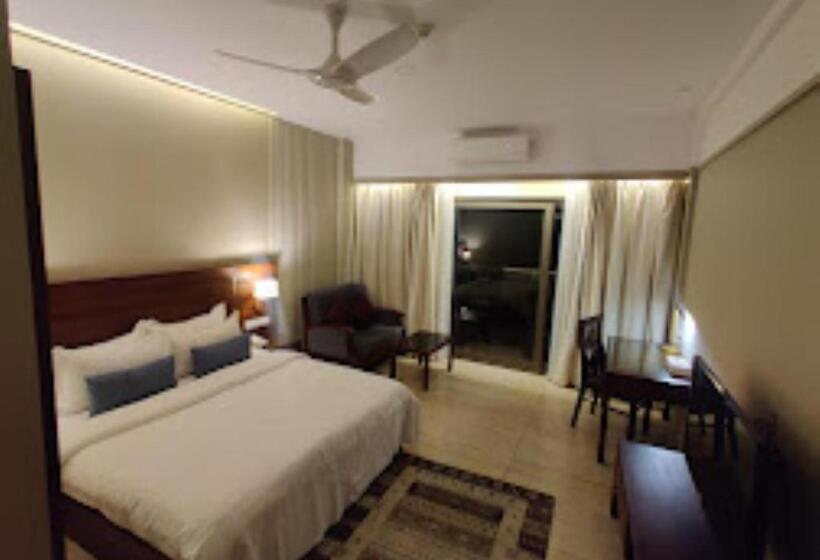Люкс, Elephant Passage Resort Kerala