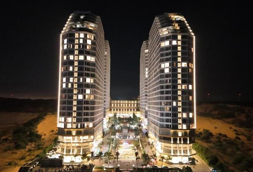 اتاق استاندارد چهار تخته با چشم‌انداز دریا, M Condotel Apec Mandala Cham Bay Mui Ne