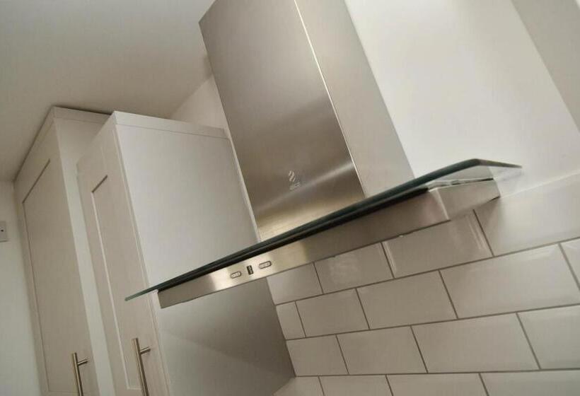 דירת חדר בקומת קרקע, Chester Road Serviced Apartments