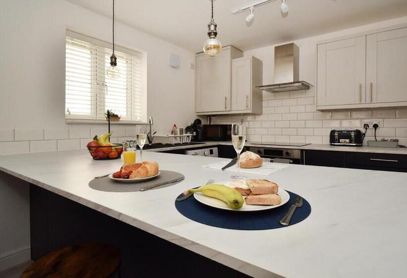 דירת חדר בקומת קרקע, Chester Road Serviced Apartments