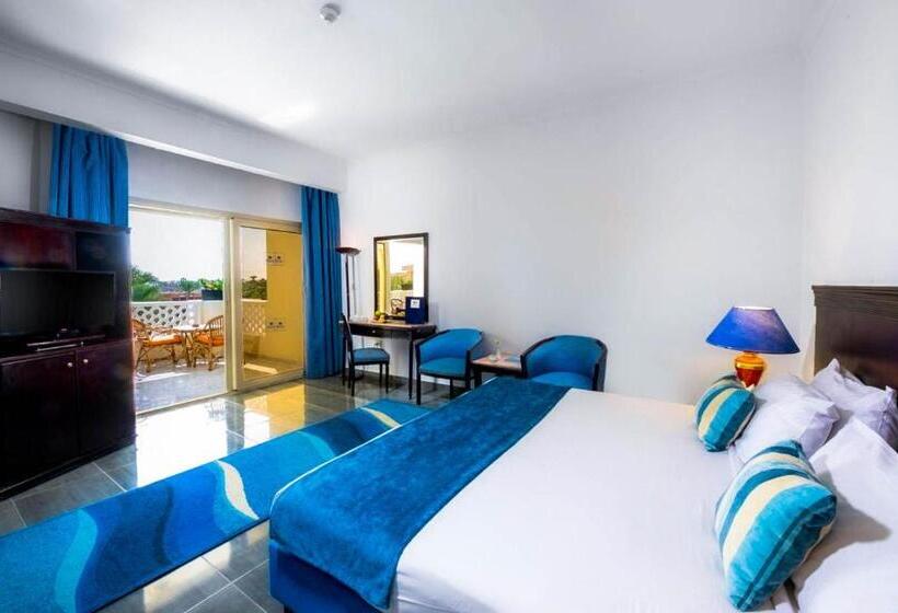 اتاق یک تخته با چشم‌انداز باغ, White Valley Palace