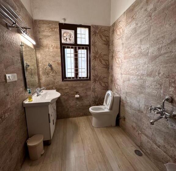 エコノミールーム, Best Nest Shimla