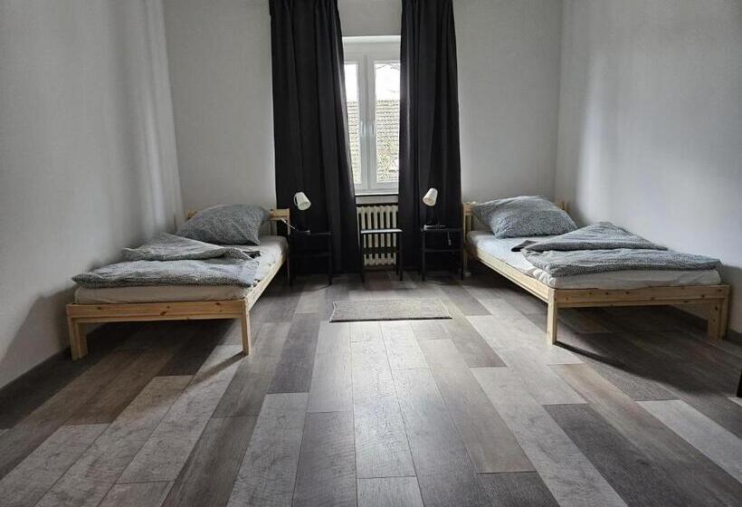 ３ベッドルームアパートメント, Ideale Unterkunft Für Geschäftsreisende, Studenten, Monteure In Essen