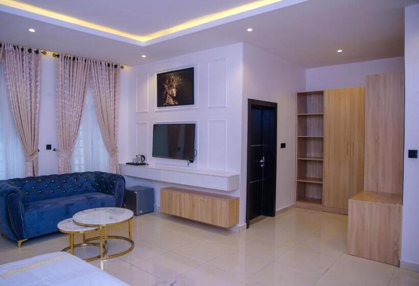 سوئیت با بالکن, Elcastillo Homes