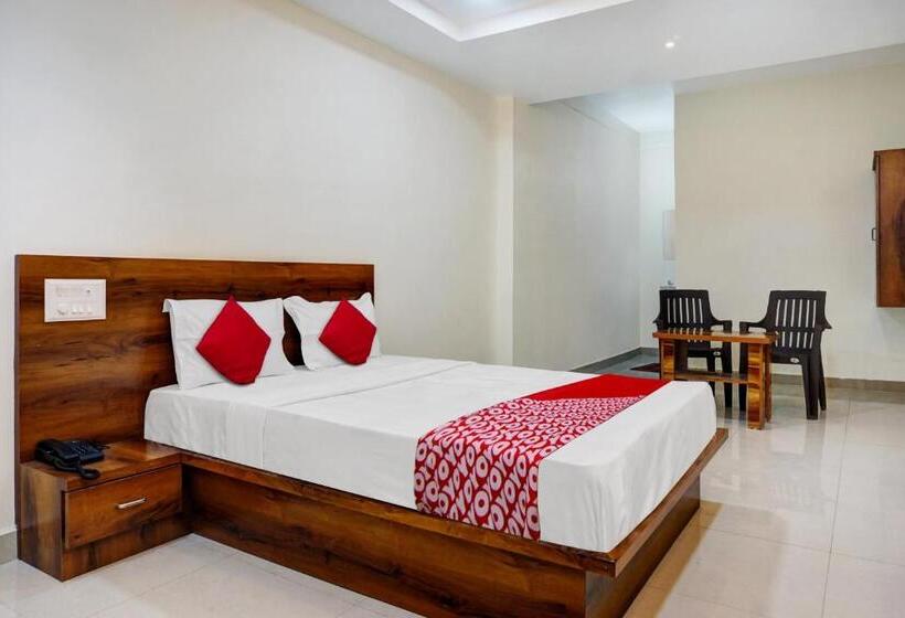 Трехместный Номер Классика, Oyo Om Shree Executive Lodging