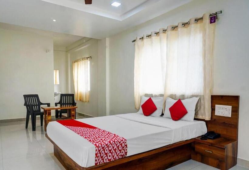 Трехместный Номер Классика, Oyo Om Shree Executive Lodging