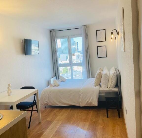 آپارتمان 1 خوابه, Appartement Privé La Défense Paris