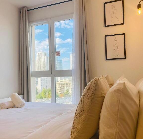 آپارتمان 1 خوابه, Appartement Privé La Défense Paris