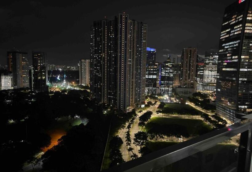Люкс Вид на Город, Manila Bgc Best City View Executive Suites At The Residences