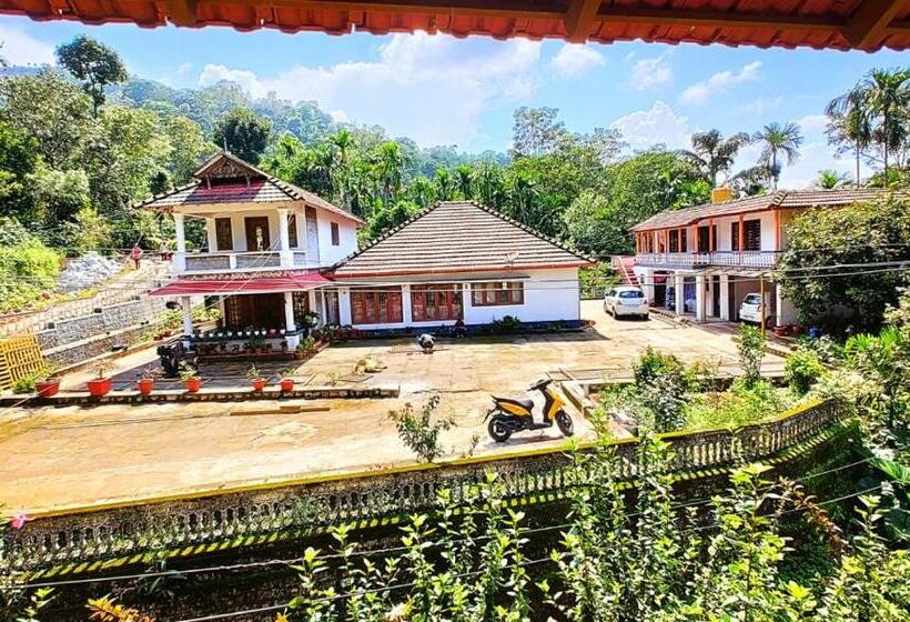 マウンテンビュースタンダードルーム, Coorg Divine Spark Home Stay