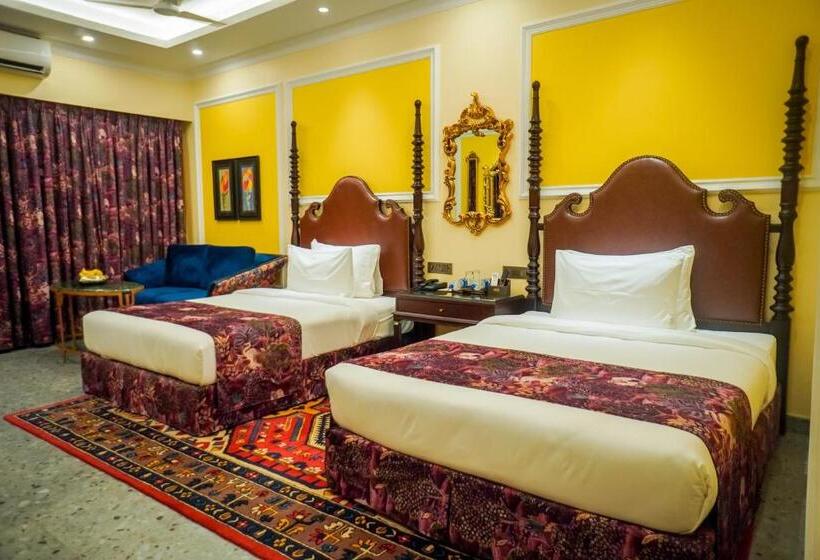 家庭间, Mayfair Purnea