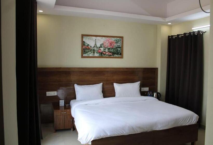 Quarto Deluxe, Collection O Shreya Residency