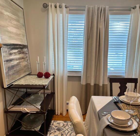 스탠다드 스튜디오, Welcoming Private Suite With French Touches