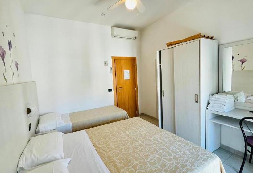 غرفة إقتصادية ثلاثية, Dependance Hotel Marina