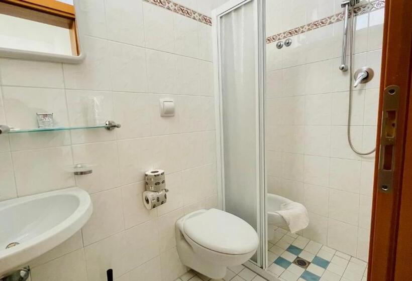 이코노이 4인룸, Dependance Hotel Marina