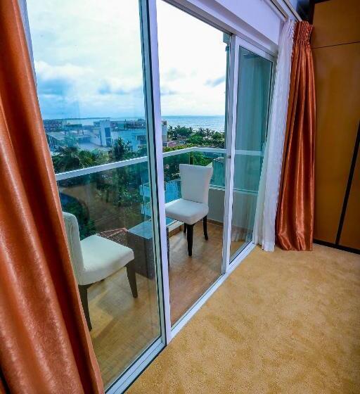 Номер Deluxe Вид на Море с Балконом, Corundum Breeze Negombo
