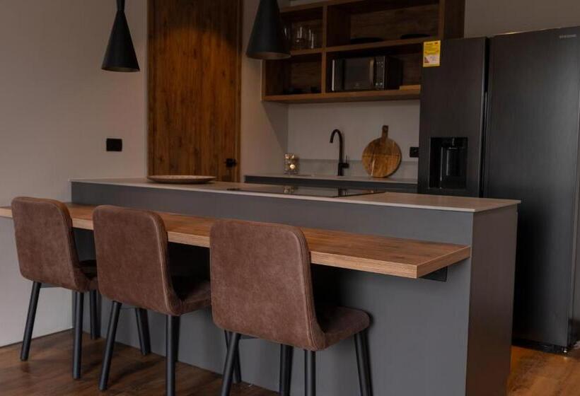 דירת חדר סופריור, Kiin Living  Child Free Coliving