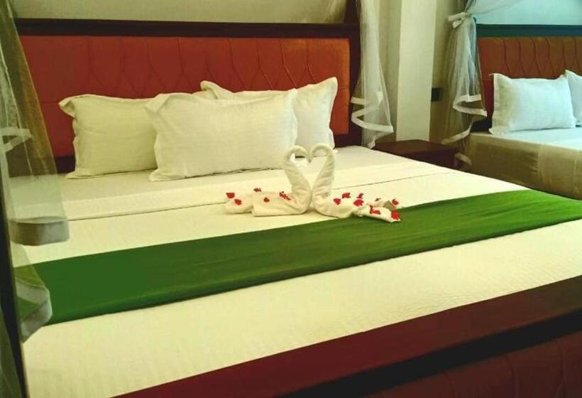 Трехместный Номер Deluxe, Tharumini Villa