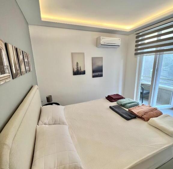 带1个卧室的公寓, Antalya Lara Bölgesinde Lüks Evimiz