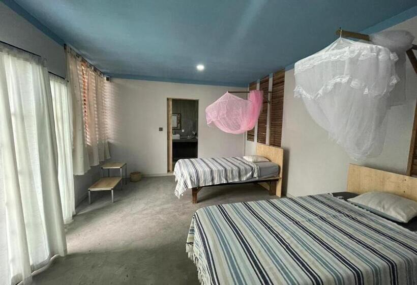 اتاق استاندارد, Blue Indigo Yoga Cambodia