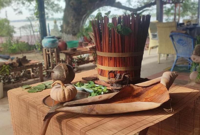 اتاق استاندارد, Blue Indigo Yoga Cambodia