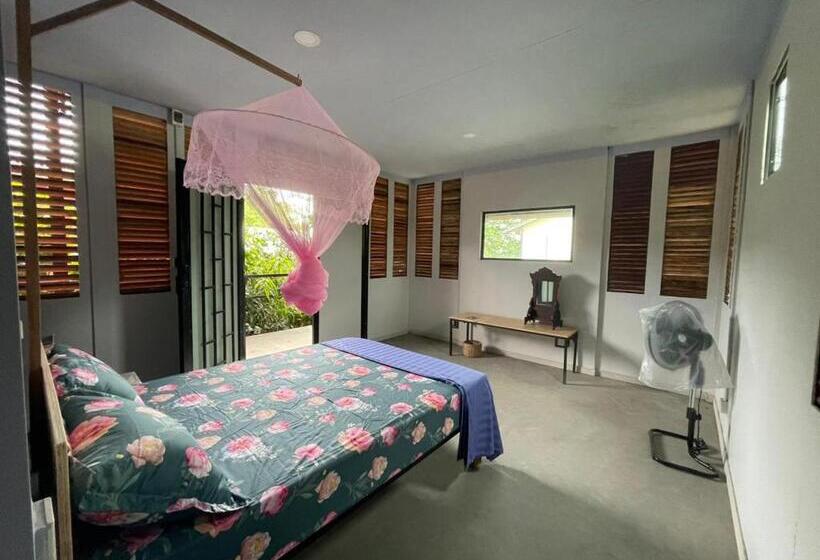 اتاق استاندارد, Blue Indigo Yoga Cambodia
