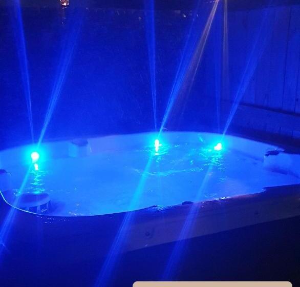 استودیو خانوادگی, Rotoruas Tiny Gem Bnb With Spa