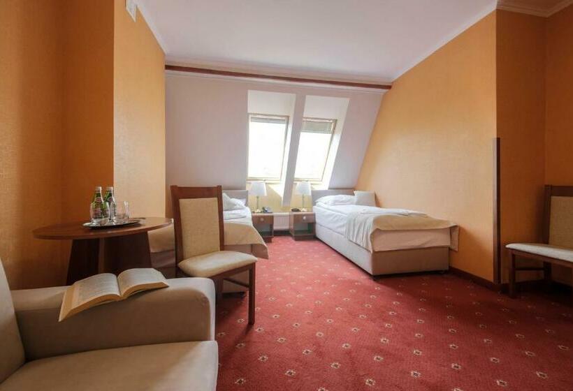 Семейный Номер, Dwór Bogucin Hotel&restauracja