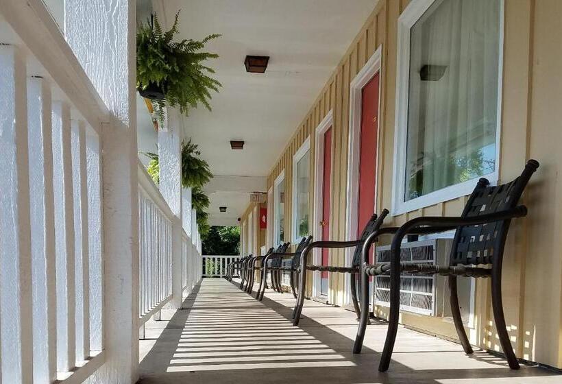 豪华房间, Homestead Motel