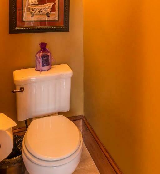 带大床的标准间, Carriage Way Inn Bed & Breakfast Adults Only   21 Years Old And Up