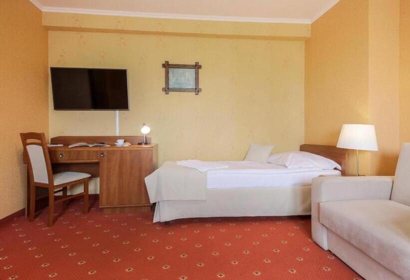 Семейный Номер, Dwór Bogucin Hotel&restauracja