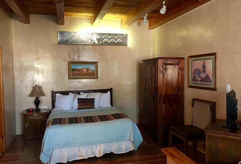 Полулюкс Повышенной Комфортности, Guadalupe Inn