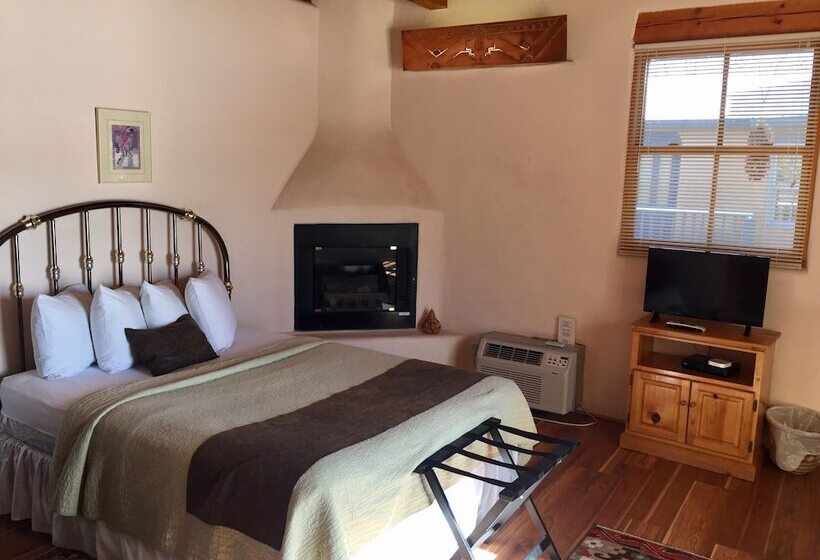Люкс с Балконом, Guadalupe Inn
