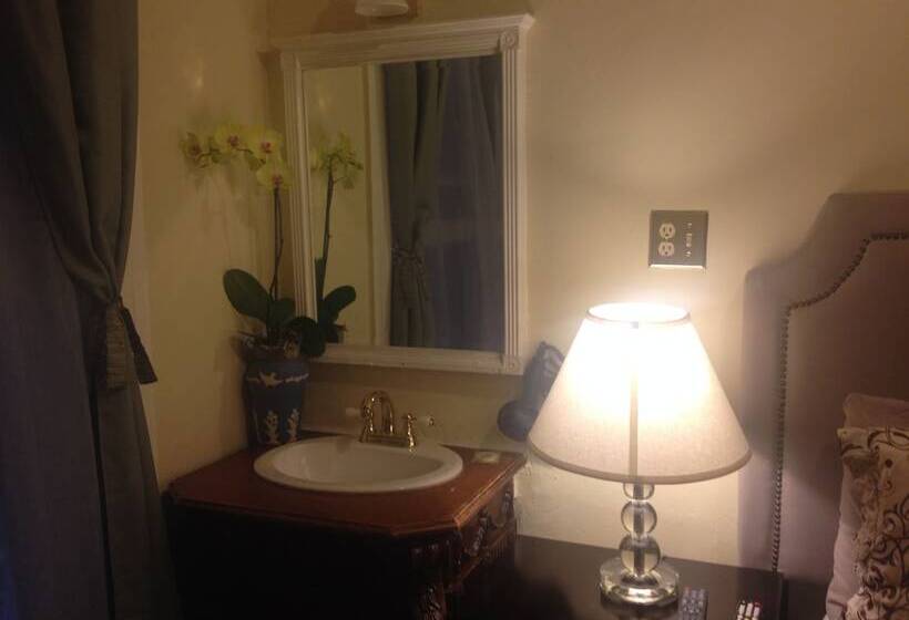 Quarto Estandar Banheiro Compartilhado, Luz
