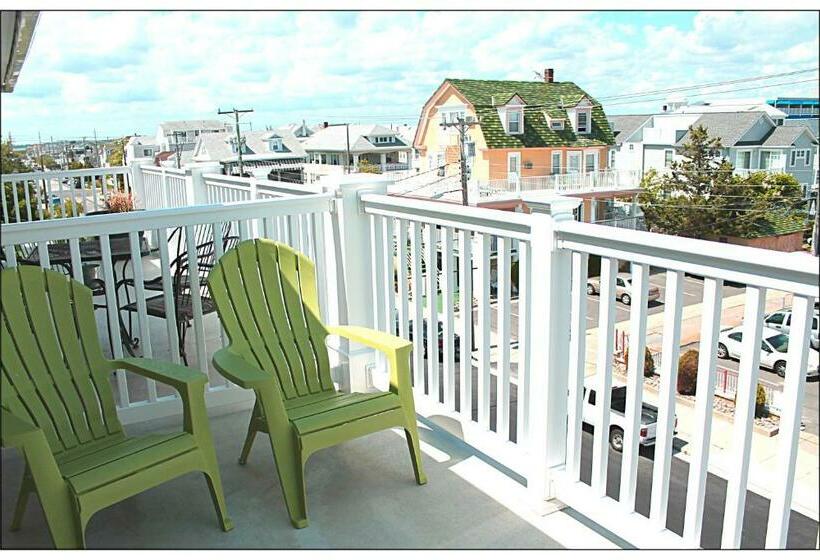 스위트, Ocean Manor 1100 Inn