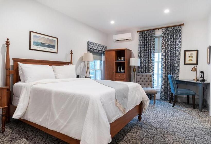 اتاق استاندارد, The Whaler's Inn